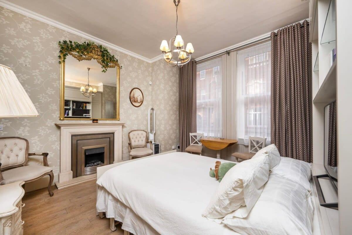 לונדון Charming Chelsea Studio Your Cozy Urban Retreat מראה חיצוני תמונה